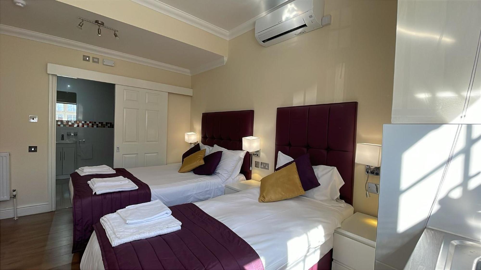 Crompton Guest House Hounslow Exterior foto