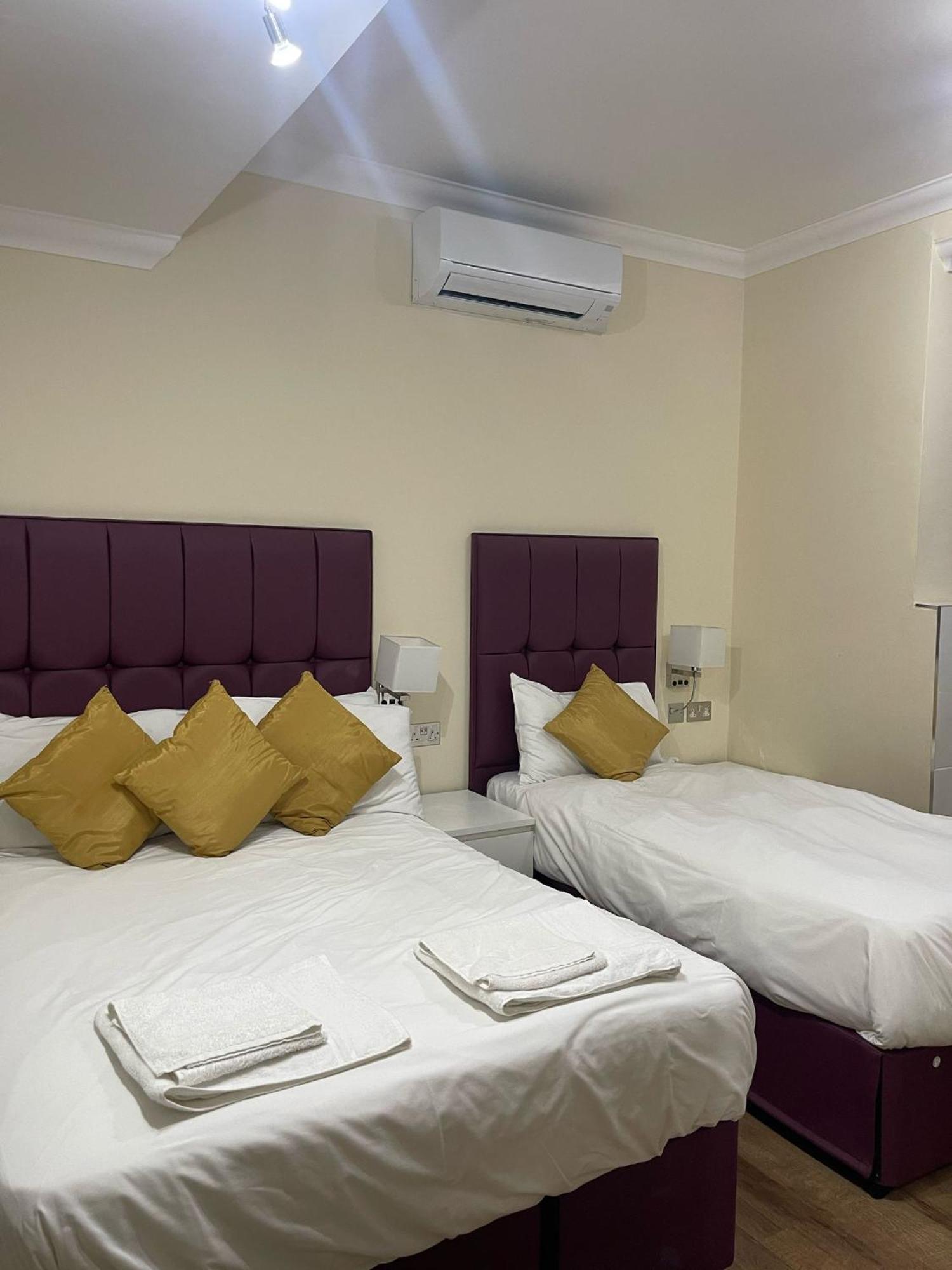 Crompton Guest House Hounslow Exterior foto