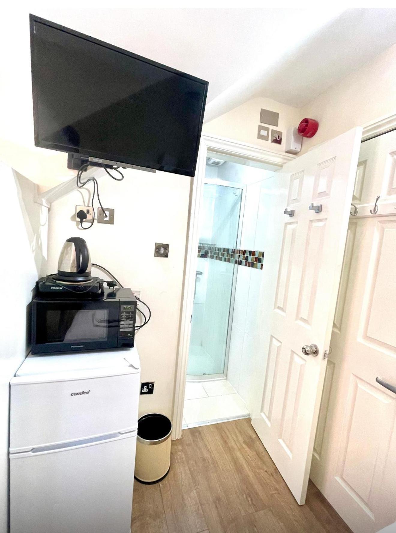 Crompton Guest House Hounslow Exterior foto