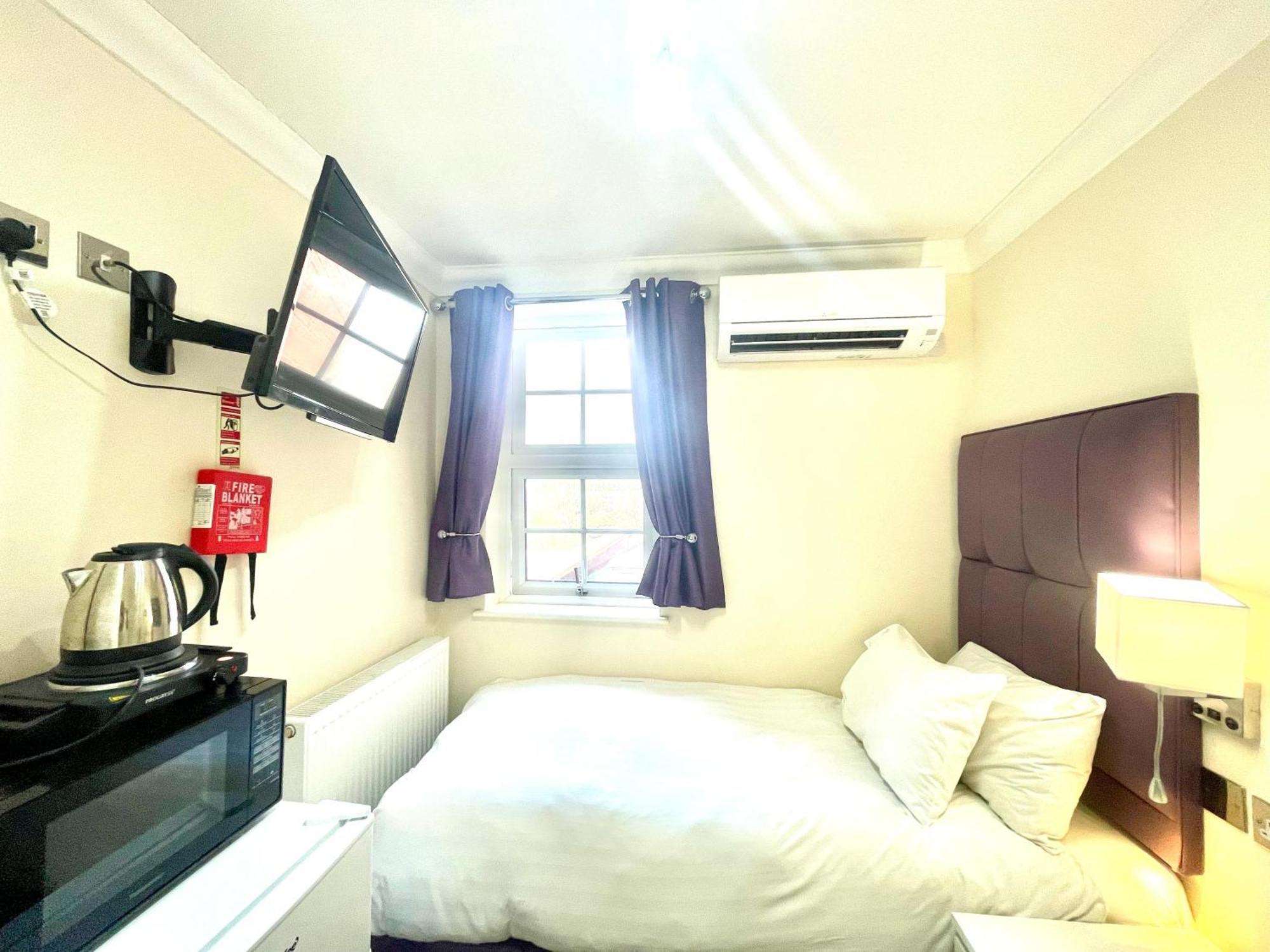 Crompton Guest House Hounslow Exterior foto