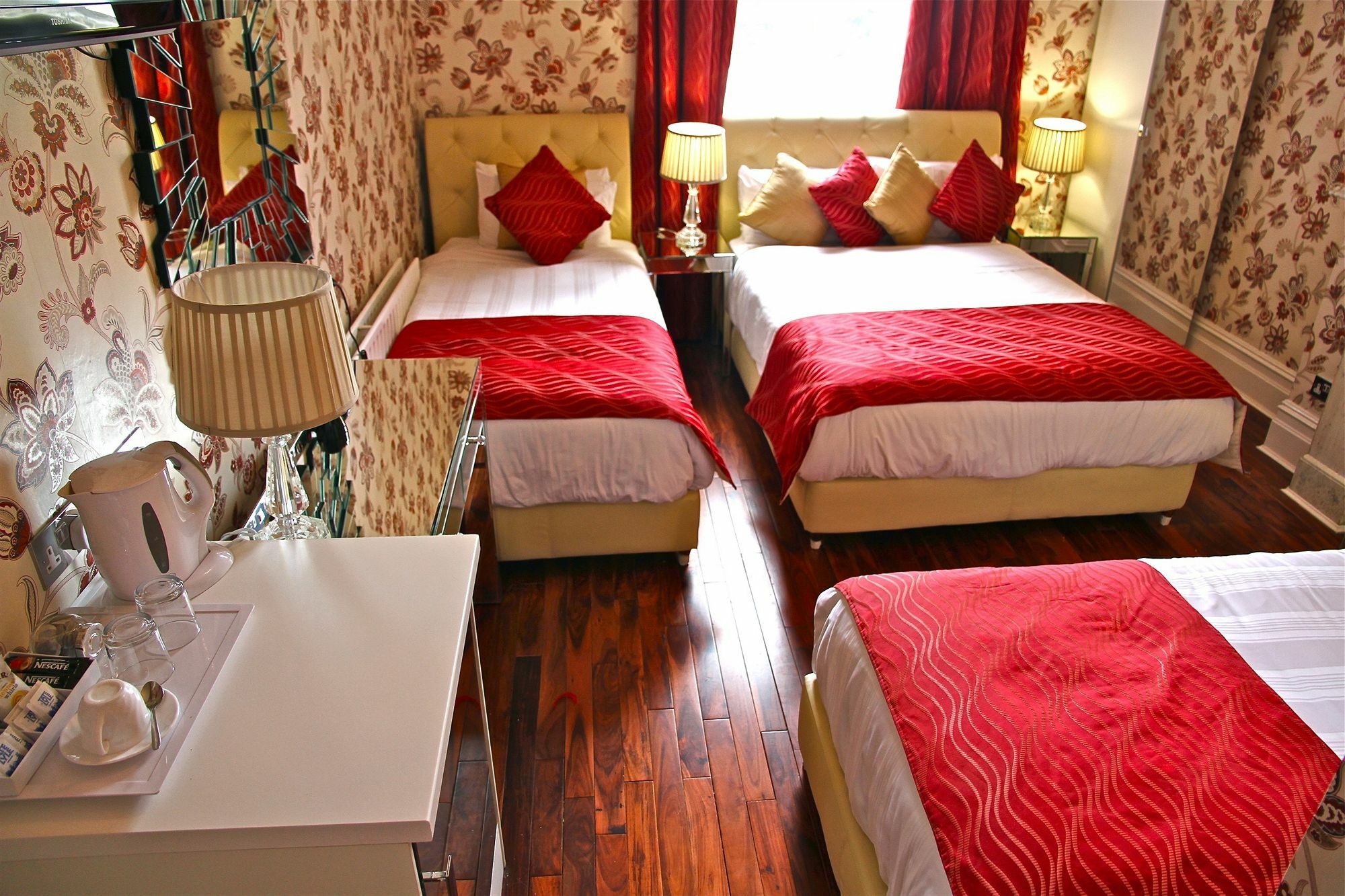 Crompton Guest House Hounslow Exterior foto